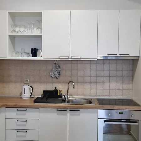 Grove + Free Parking Appartement *