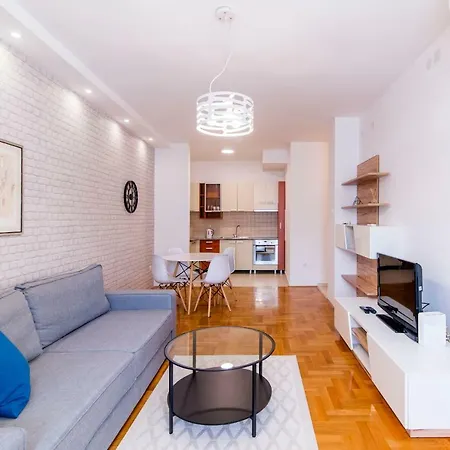 Grove + Free Parking *