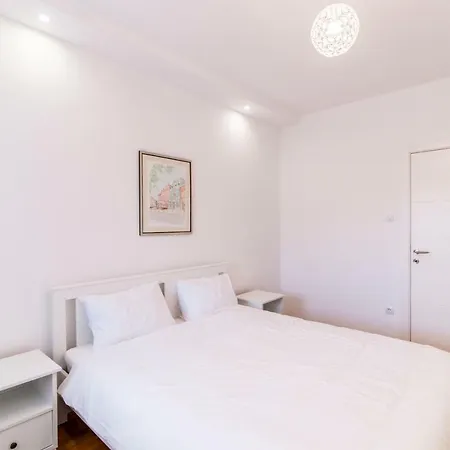 Appartement Grove + Free Parking