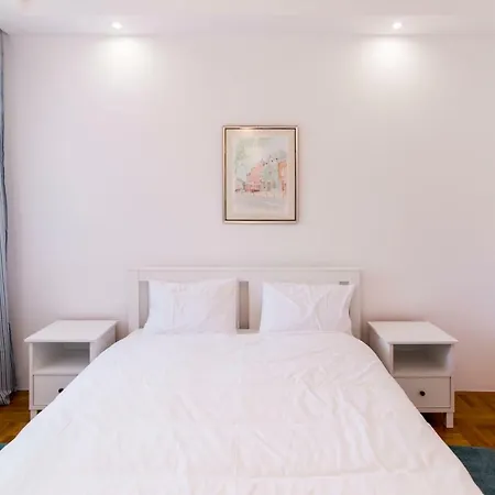 Grove + Free Parking Lejlighed Novi Sad