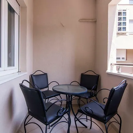 Appartement Grove + Free Parking