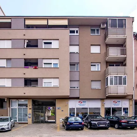 Grove + Free Parking * Novi Sad