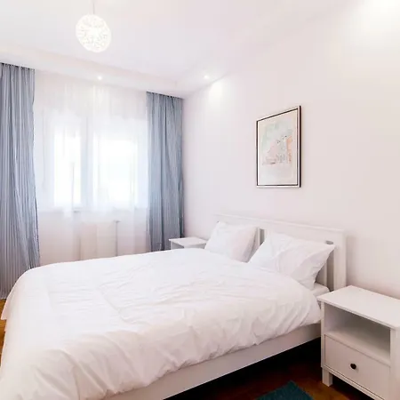 Apartment Grove + Free Parking Novi Sad